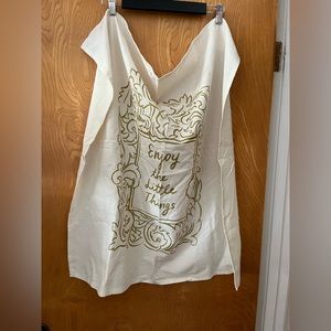 Hester & Cook center table linen